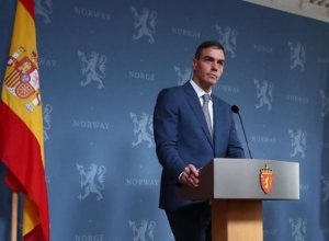 Премьер Испании решил остаться на посту, несмотря на расследование против его жены - ФОТО
