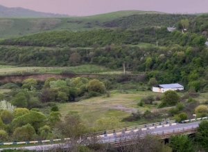 Минобороны Армении проводит разминирование территории около села на границе с Азербайджаном