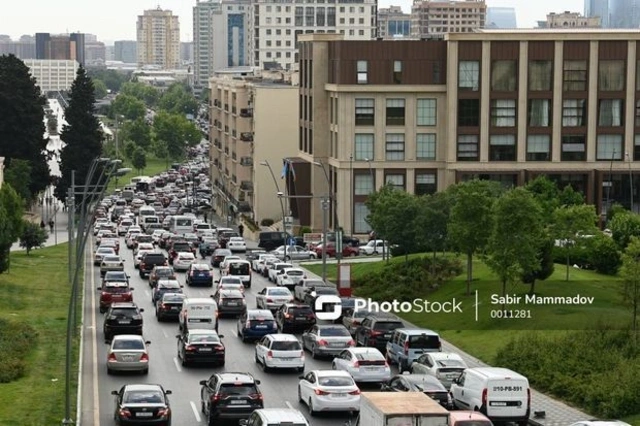 На каких улицах столицы наблюдаются транспортные заторы?-ФОТО