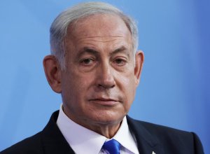 Нетаньяху заявил о роспуске военного кабмина после отставки Ганца
