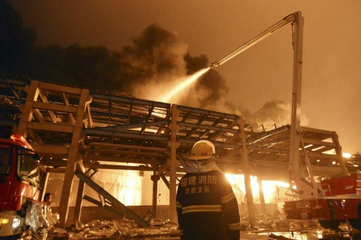 В Китае пять человек погибли при взрыве в промзоне