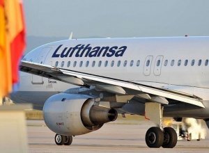 Lufthansa требует оштрафовать активистов из-за задержек рейсов во Франкфурте