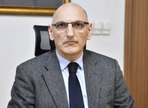 Амирбеков заявил о прогрессе в мирных переговорах с Арменией
