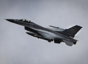 В Румынии одобрили финансирование подготовки украинских летчиков для F-16