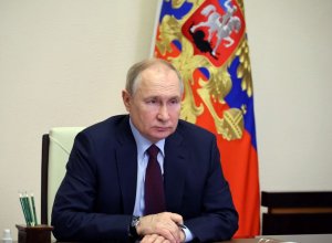 Путин поручил подготовить план подъема двух танкеров, затонувших в Черном море