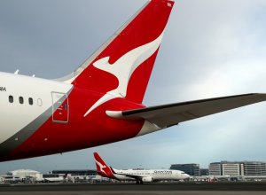 Qantas задерживает рейсы из-за угрозы падения частей ракет SpaceX