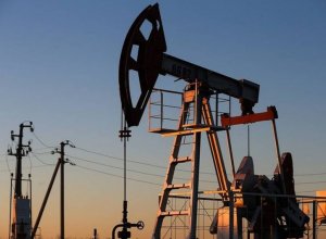 Азербайджанская нефть незначительно подешевела