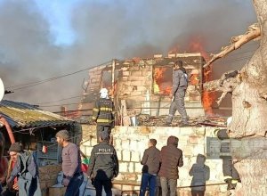 В Гяндже вспыхнул пожар в жилом доме