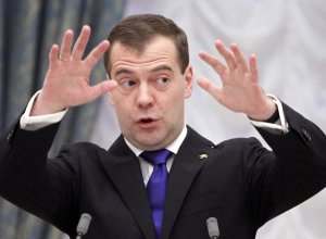 Медведев назвал Макрона и Мерца «редкими уродами»