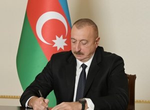 Президент подписал распоряжение о праздновании 90-летия Юсифа Самедоглу