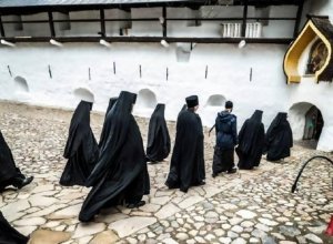 В РПЦ заявили, что мужчинам можно носить платья и юбки