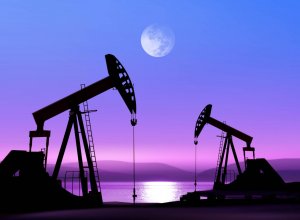 Азербайджанская нефть продолжает дешеветь