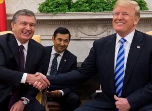 Мирзиеев позвонил Трампу 