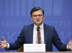 Экс-глава МИД Украины бежал из страны