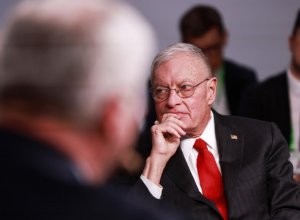 Келлог обсудил с Умеровым мирный процесс между Россией и Украиной