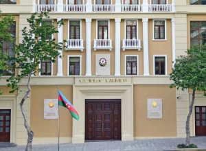 В Азербайджане снова продлили карантин