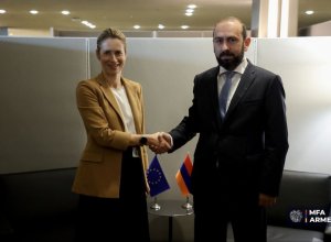 Мирзоян встретился с Каллас