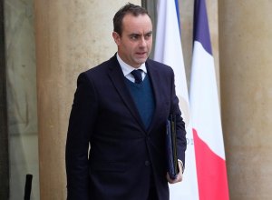 Премьер Франции намерен сформировать новое правительство до 1 октября