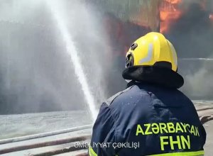 На складе в поселке Ашагы Гюздек произошел сильный пожар - ОБНОВЛЕНО