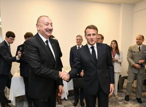 Ильхам Алиев встретился с президентом Франции в Копенгагене-ФОТО