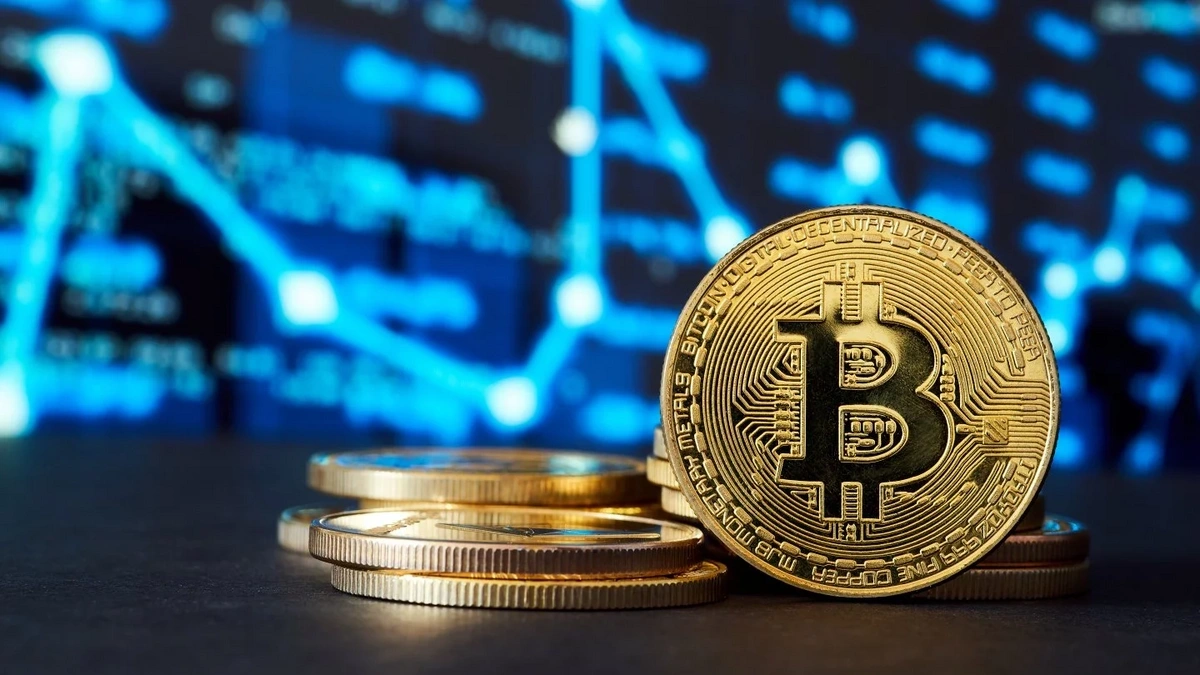 Стоимость биткойна поднялась выше $120 тыс. впервые с 14 августа
