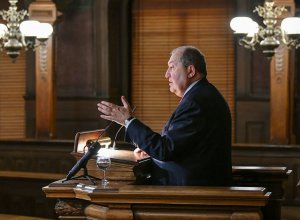 Следствие изучает вопрос о втором гражданстве экс-президента Армении