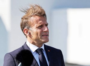 Попытка импичмента Макрона провалилась