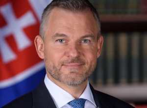 Президент Словакии настаивает, что его страна должна участвовать в 