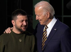 Байден назвал Зеленского «занозой в заднице»
