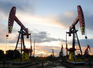 Цена на азербайджанскую нефть упала до $63