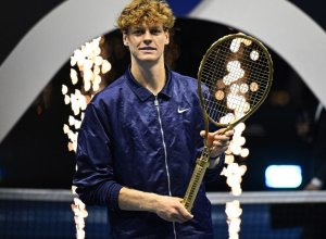 Теннисист выиграл ракетку из чистого золота