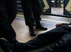 На станции метро 