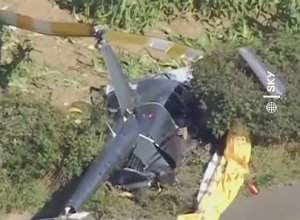 В результате крушения вертолета в Британии один человек погиб, трое ранены