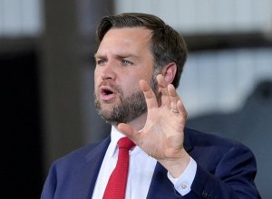 Вэнс: США надо время от времени испытывать ядерное оружие