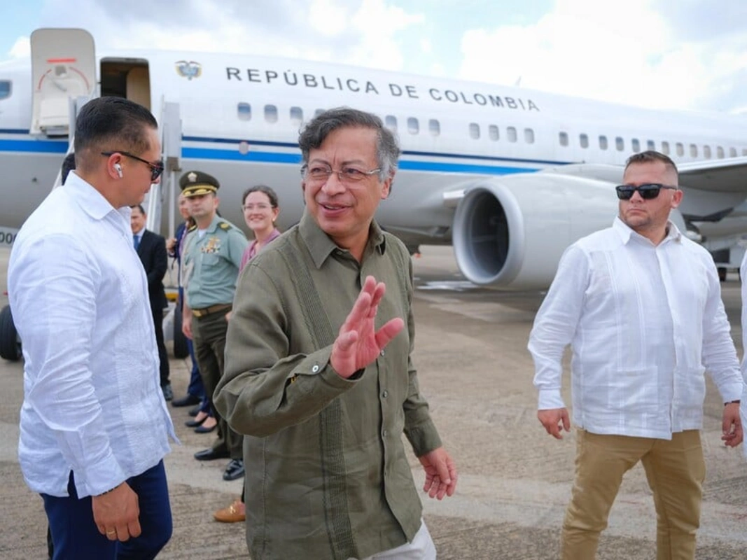 Самолет президента Колумбии не смогли дозаправить из-за санкций США