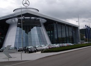 Символ роскоши в режиме выживания: Mercedes-Benz подсчитывает убытки