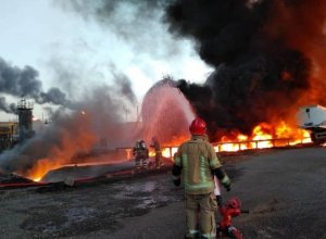 В Иране вспыхнул сильный пожар на НПЗ