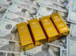 Золото подешевело на фоне неопределенности по ставке ФРС США