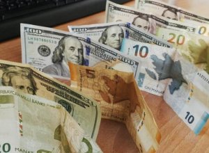 В Азербайджане усилились тенденции дедолларизации экономики