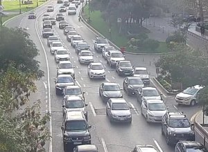 В Баку на нескольких улицах и проспектах наблюдаются пробки