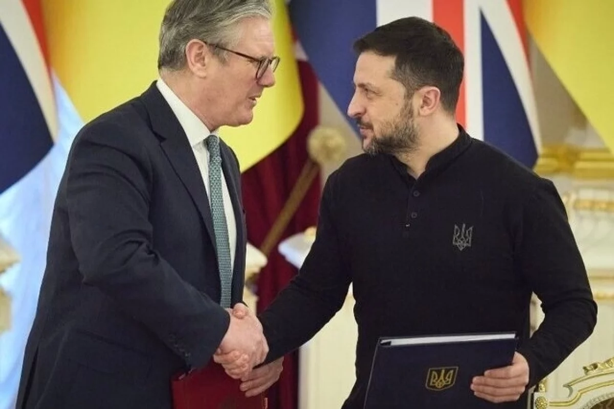 Зеленский обсудил со Стармером подготовку к завтрашней встрече в Женеве