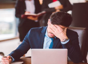 Eyni anda iki işdə çalışmaq qanunla mümkündür? - Açıqlama