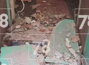 В частной школе в Санкт-Петербурге обрушился потолок