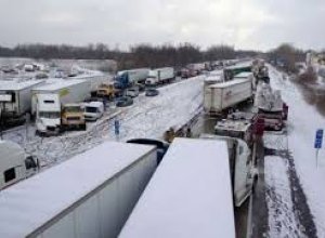 NBC: В Индиане более 40 машин попали в ДТП из-за снегопада