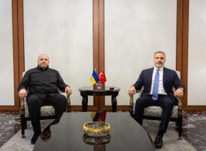 Фидан встретился с Умеровым в Брюсселе