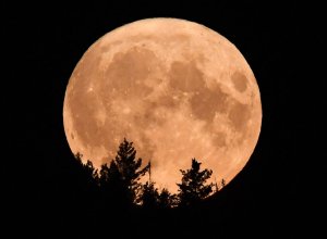 В небе над Азербайджаном этой ночью можно будет наблюдать суперлуние