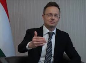 Сийярто: Венгрия и Турция призывают к прекращению войны в Украине путем переговоров