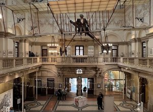 Из музея британского города Бристоль похитили более 600 экспонатов