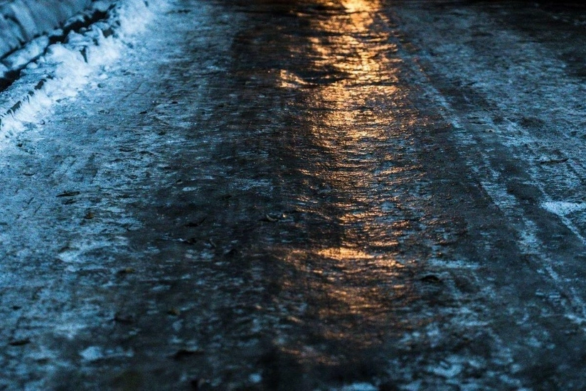 В Гобустане гололедица спровоцировала массовое ДТП