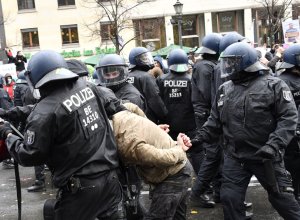 Полиция Берлина задержала 18 человек в связи с беспорядками